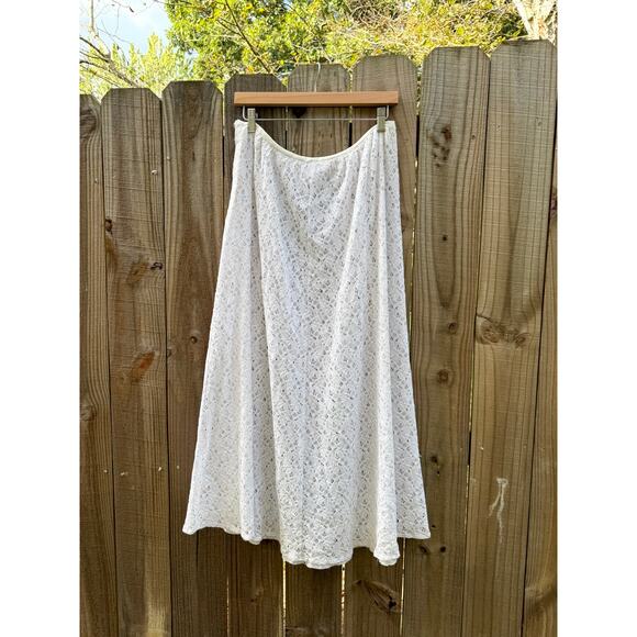 Sunday Honey Original Crochet Skirt - Picture 2 of 8